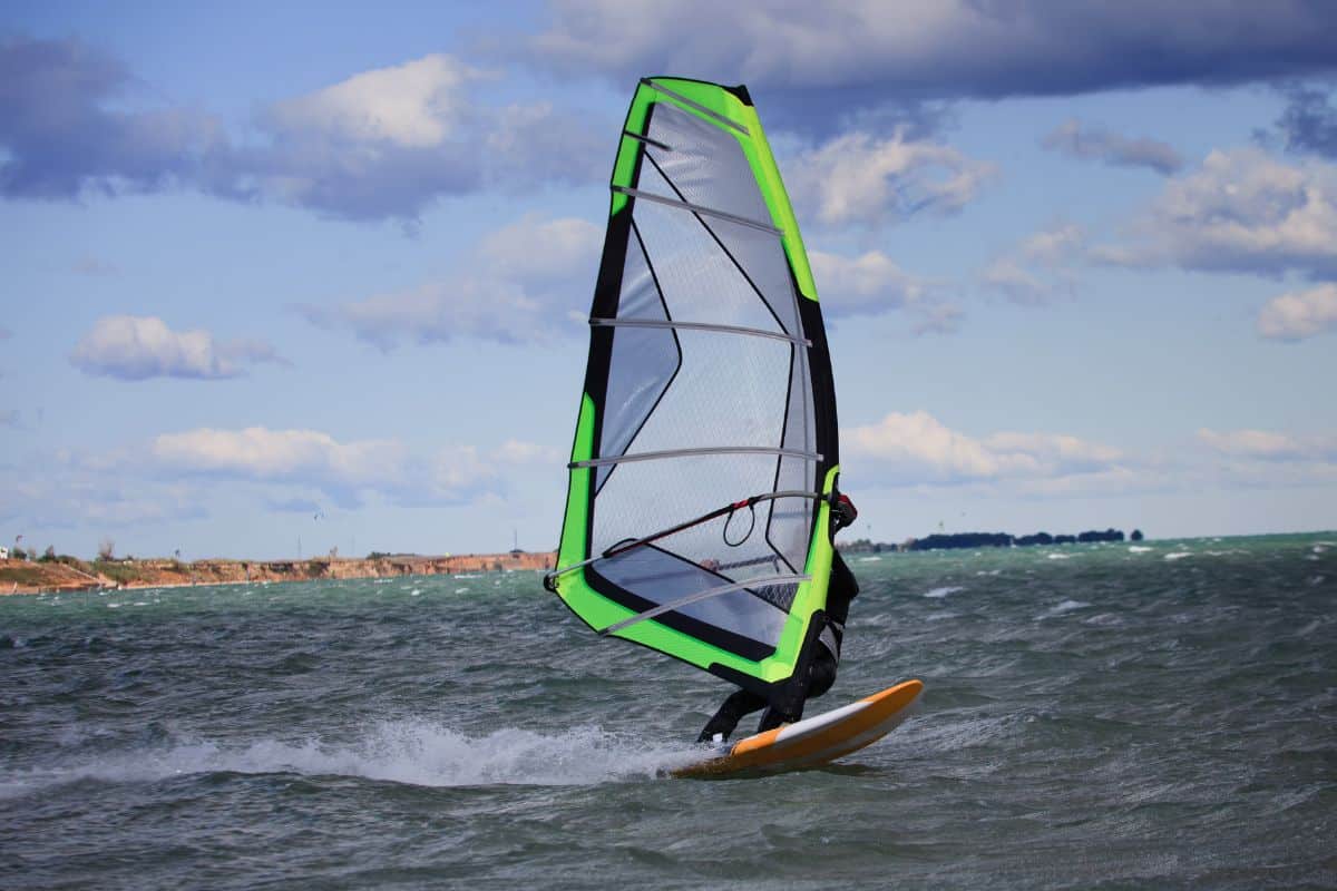 5 conseils pour débuter la planche à voile